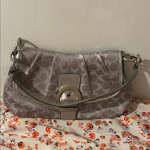 Coach SoHo 2012 Silver and Gray Signature shoulder bag, metallic - Picture 3 of 16